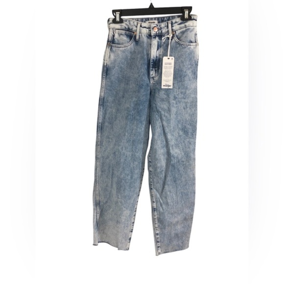 Wrangler Denim - Wrangler Barrel‎ 652 High Waist Frayed Hem Let It Go light wash Jeans Size 26x31